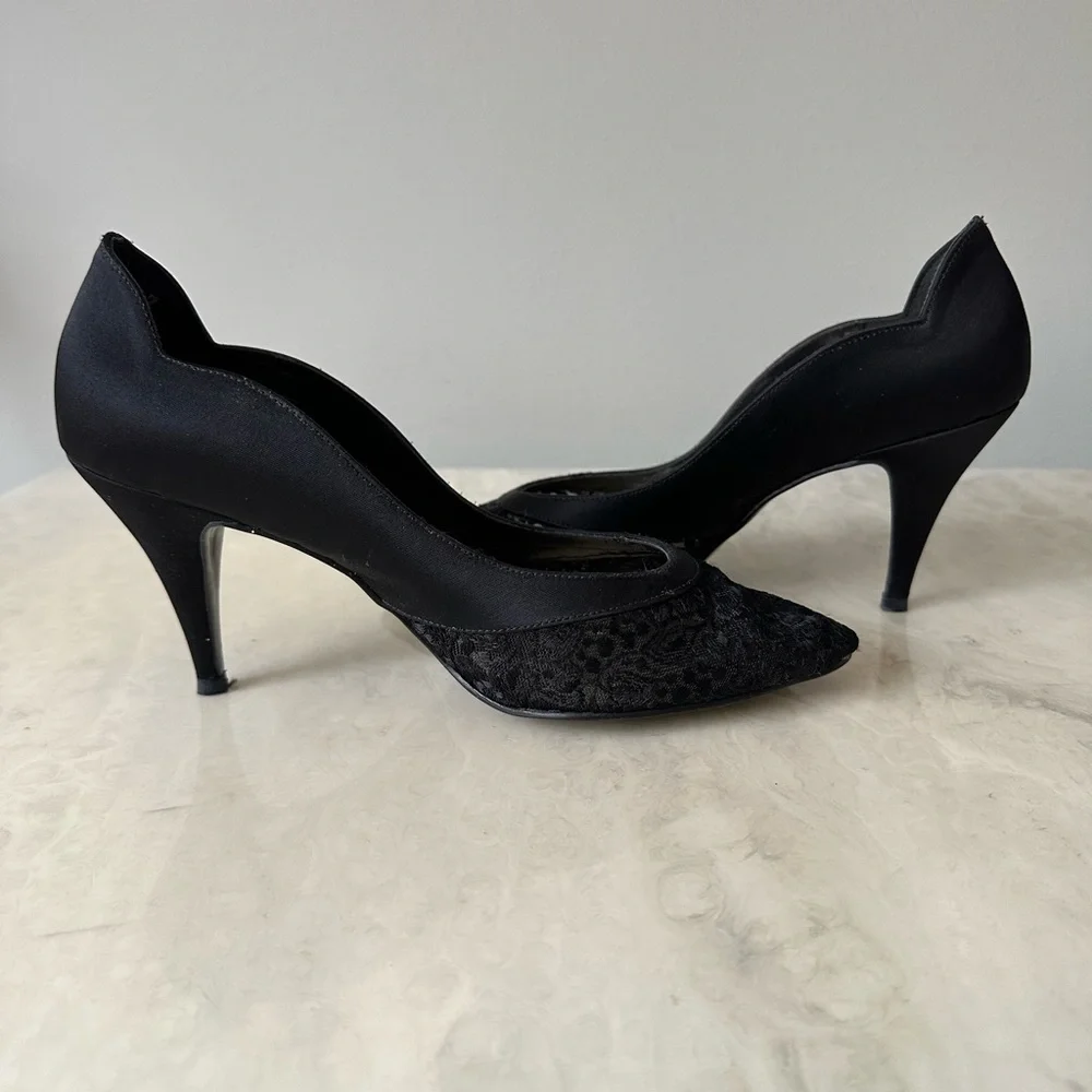 Vintage Pimento Satin and Lace Heels - Picture 4 of 5